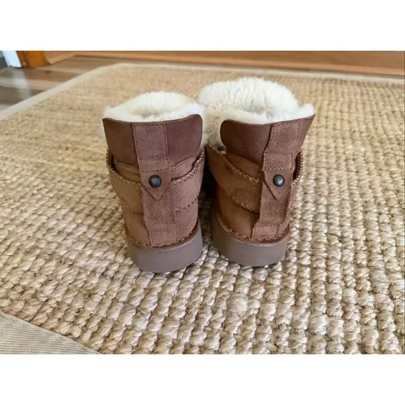 UGG Brown Ankle Boots with Cream Lining - Picture 2 of 7